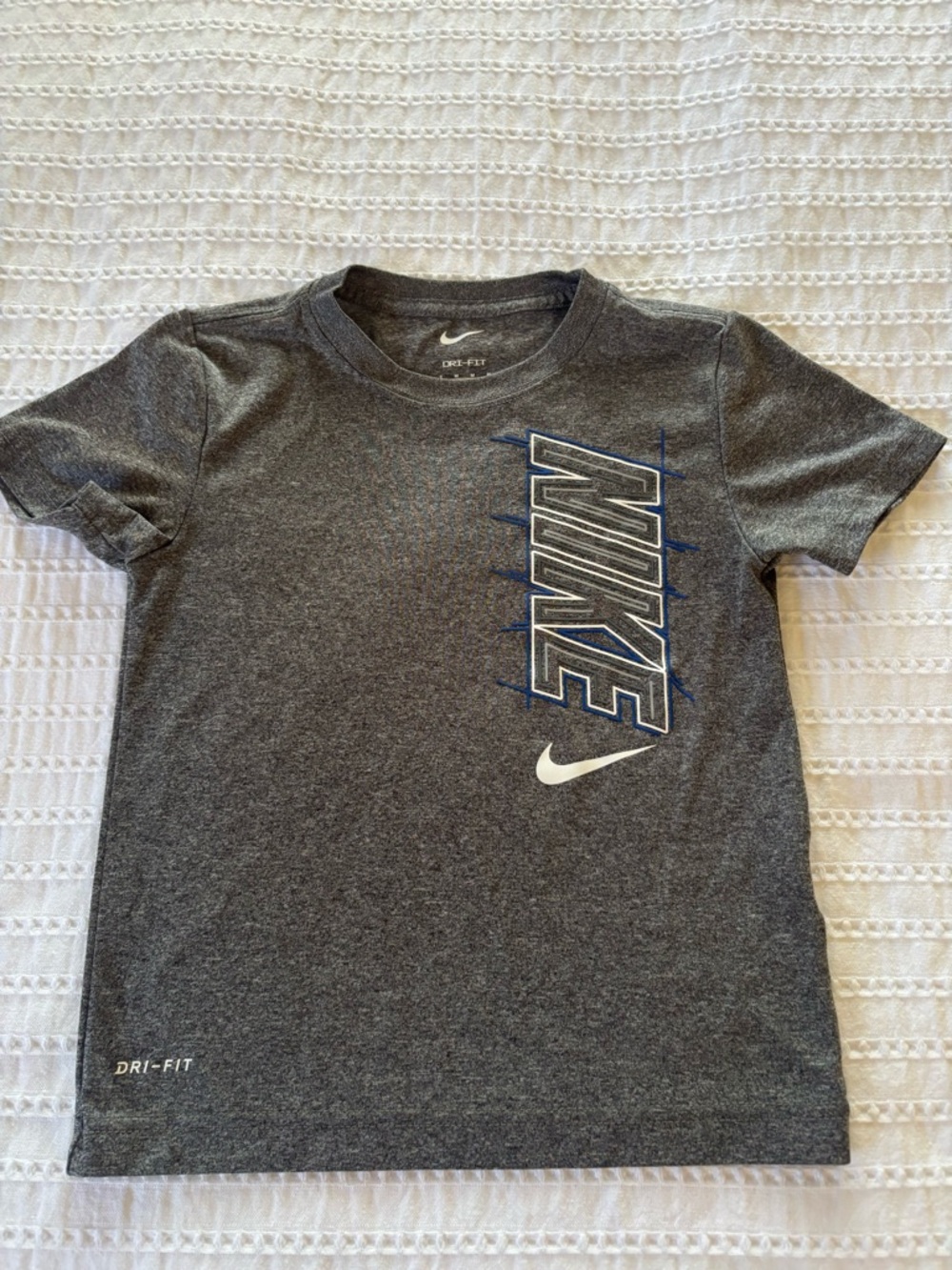 Nike Dri-FIT Boys' Gray Graphic Logo Tee Size 5-6